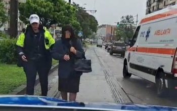 O bătrânică care rătăcea pe …