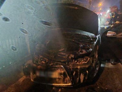 Autoturism parcat într-o gospodărie din …