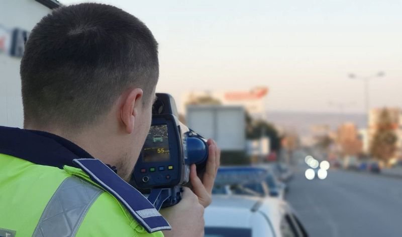 20 de permise de conducere reținute de polițiștii rutieri pentru nerespectarea vitezei legale