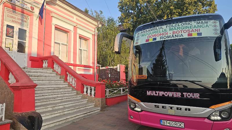 Ansamblul folcloric „Mugurelul-Mărgineanca” reprezintă județul în acest weekend la Slatina