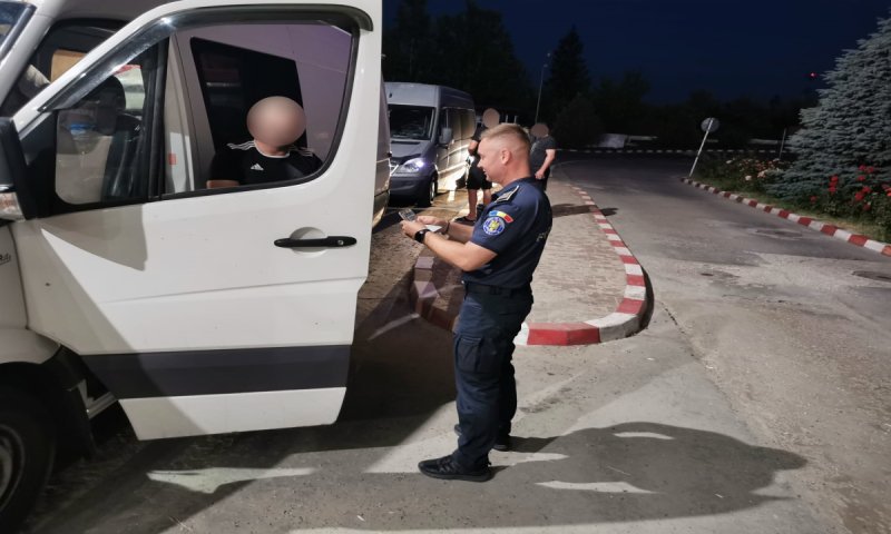 Permisul fals l-a costat doar 150 euro, dar s-a ales cu dosar penal