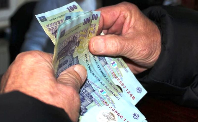 Bani pe lângă pensie. Indemnizație lunară pentru cei care au nevoie de îngrijire permanentă