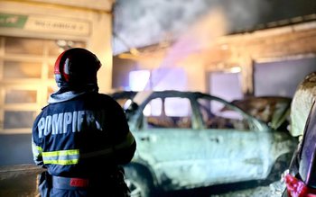 Incendiu în parcarea unui service …