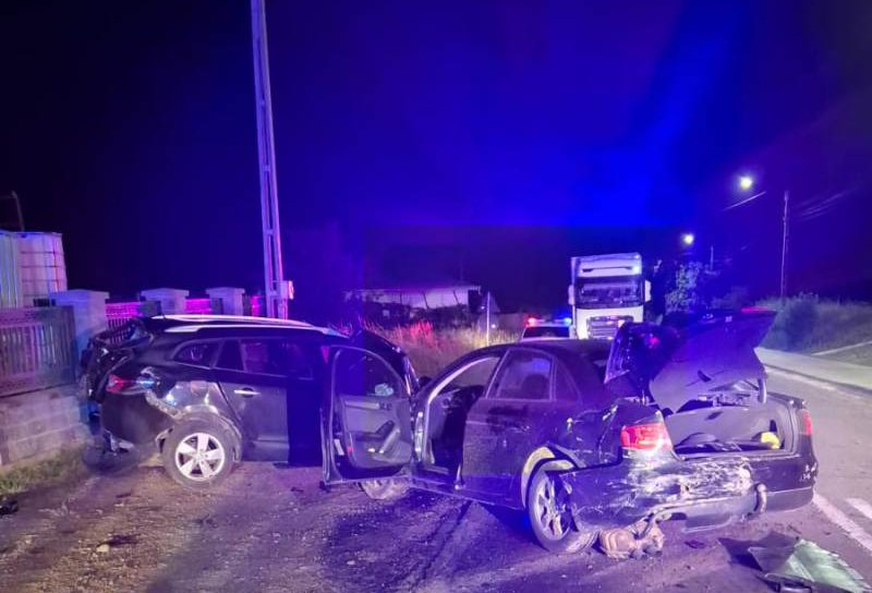 Accident între două autoturisme la Darabani. O tânără a ajuns la Spitalul Dorohoi