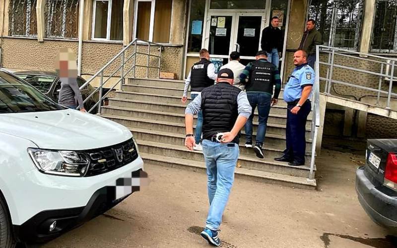 Individ arestat după ce au furat portofelul unui botoșănean