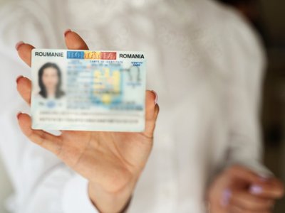 Rețea infracțională care ajuta ruși, …