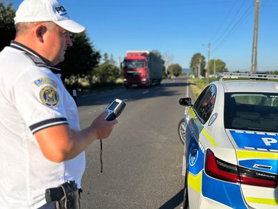 Transportatorii de marfă, luați la …