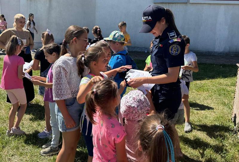 Zile de vară alături de polițiști, activități  în cadrul Școlii de Vară