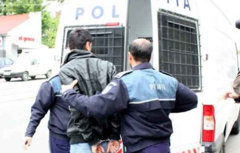 Un botoșănean și-a legat mama cu niște cabluri în urma unei discuții în contradictoriu. Acesta a fost reținut pentru 24 de ore