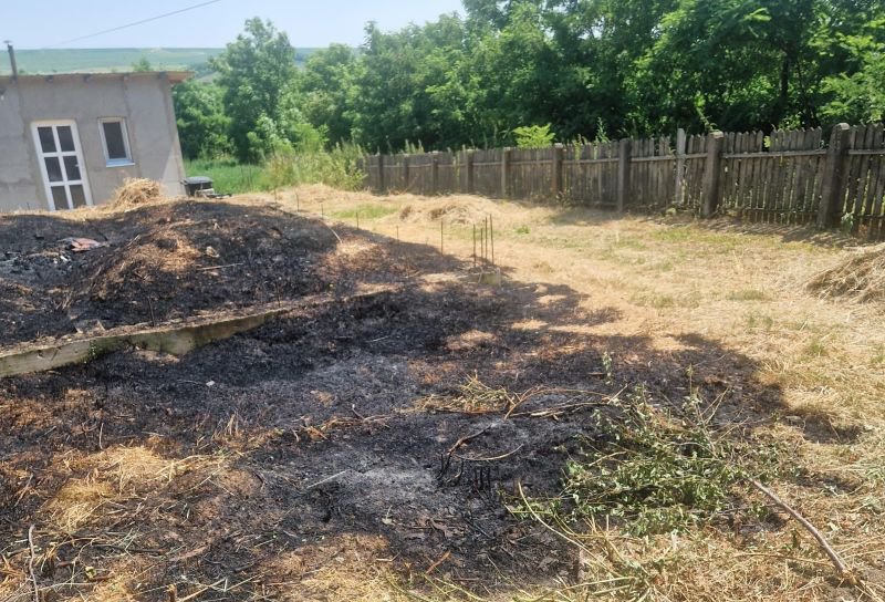 Intervenție a pompierilor în Nicșeni - Arderea vegetației uscate reprezintă un pericol real!