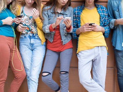 Meta pune restricții pentru adolescenți …