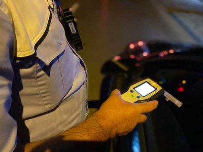 Șofer băut, reținut de polițiști