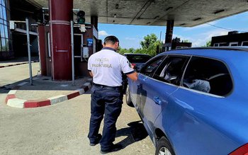 Urmărit internațional pentru că a …