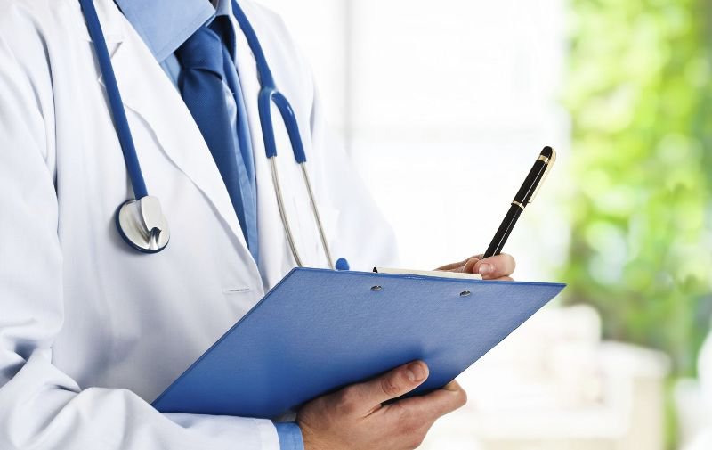 Se înăspresc regulile în spitale. Medicii care nu stau la program ca să lucreze în cabinete private, rămân fără loc de muncă