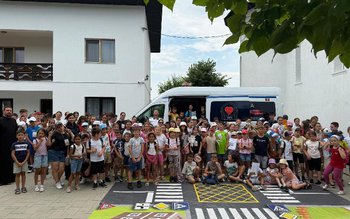 Zile de tabără alături de …