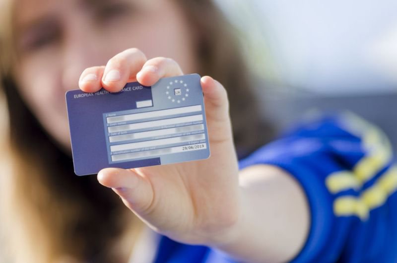 Pleci în Europa cu copilul? Nu uita cardul european de sănătate care îți poate salva bugetul și liniștea