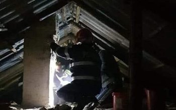 Mai bine de trei ore …