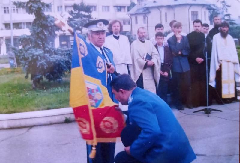 Se împlinesc 28 de ani de când Batalionul de Jandarmi Botoșani a primit Drapelul de Luptă al Unitații