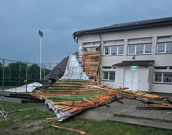 Efectele furtunii care a măturat județul! 29 de apeluri la 112 înregistrate până la această oră - FOTO
