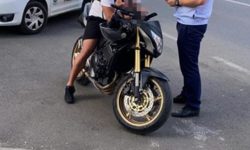 Motocicletă cu numere false depistată în trafic