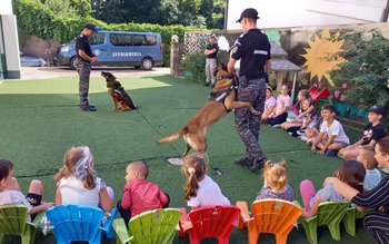 Copiii de la un centru …