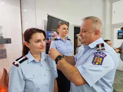 36 de pompieri avansați în …