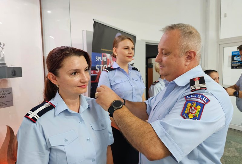 36 de pompieri avansați în grad, la termen - FOTO