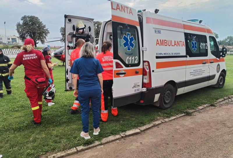 Medic din Dorohoi preluat de urgență de elicopterul SMURD
