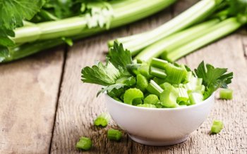 Dieta cu țelină ne ajută …