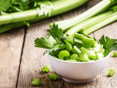 Dieta cu țelină ne ajută …