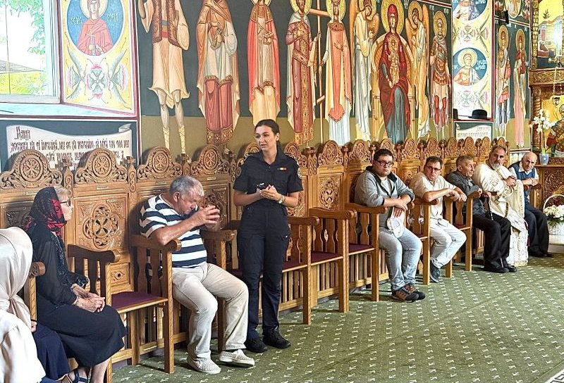 Dialog și prevenire în zi de sărbătoare: Polițiștii botoșăneni în mijlocul comunității din comuna Blândești