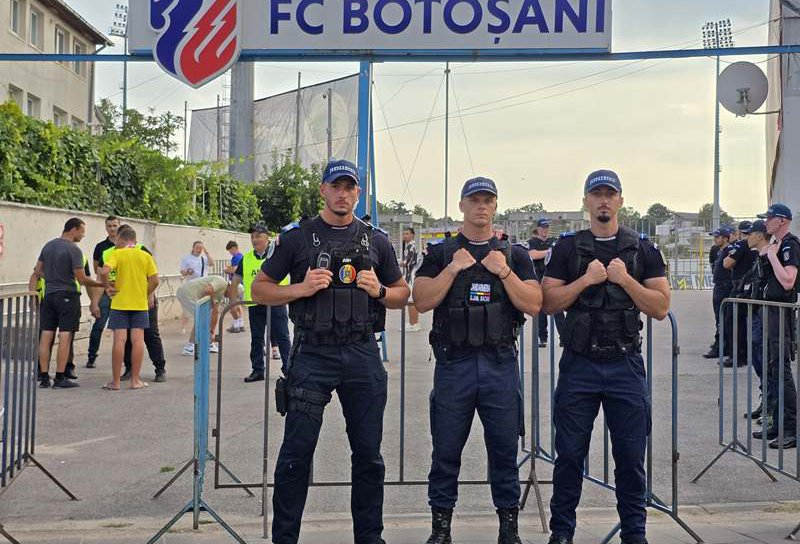 Jandarmii prezenți la meciul dintre F.C. Botoșani și F.C. Argeș Pitești