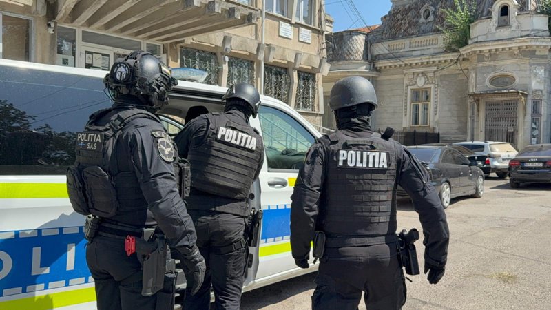 Bărbat reținut de polițiști după ce a dezactivat sistemul electronic de supraveghere