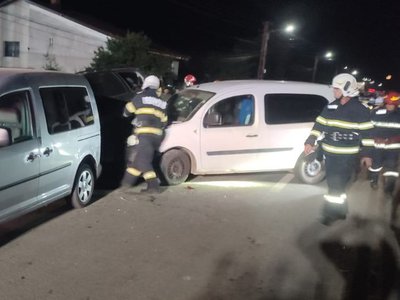 Accident cu patru mașini! Bărbat …
