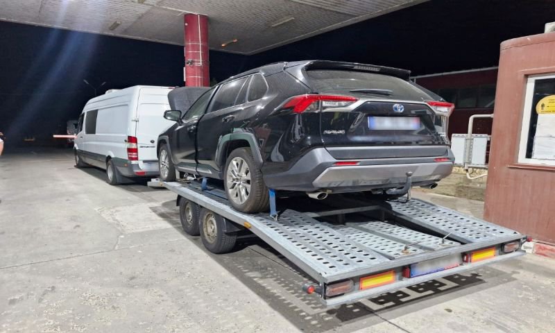 Autoturism furat, descoperit de polițiștii de frontieră botoșăneni