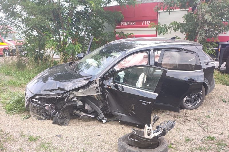 Trei persoane au ajuns la spital în urma unui accident rutier produs la Huțani