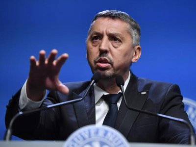 Profesorii titulari nu vor avea …