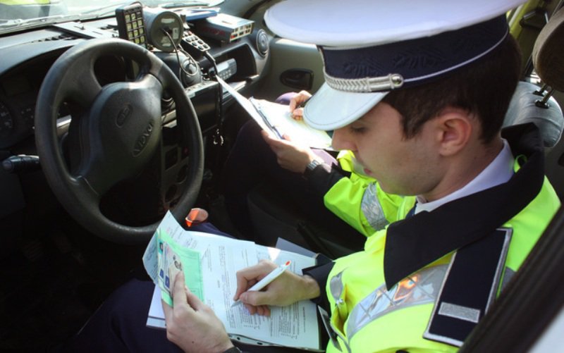 Șoferii care rămân fără permis auto 90 de zile. Modificare semnificativă în Codul Rutier la limitele de viteză