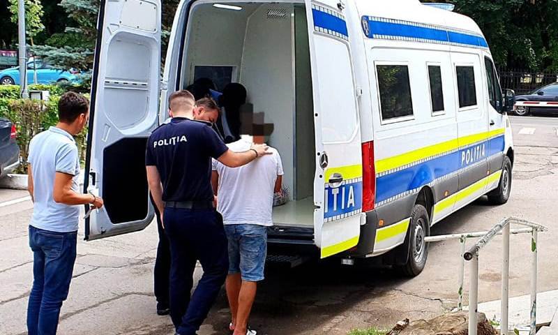 Tânăr din Botoșani, reținut după ce a furat un portofel în zona Pieței Centrale