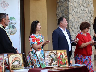 „Un penel pentru credință” – …