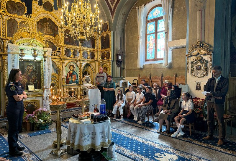 Dialog și prevenire în zi de sărbătoare: polițiștii botoșăneni în mijlocul comunității din orașul Ștefănești
