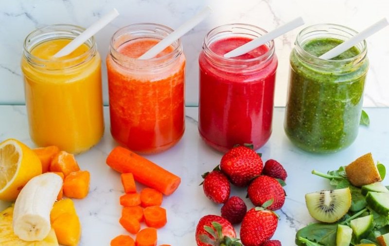 Zece băuturi detoxifiante pentru energie instant