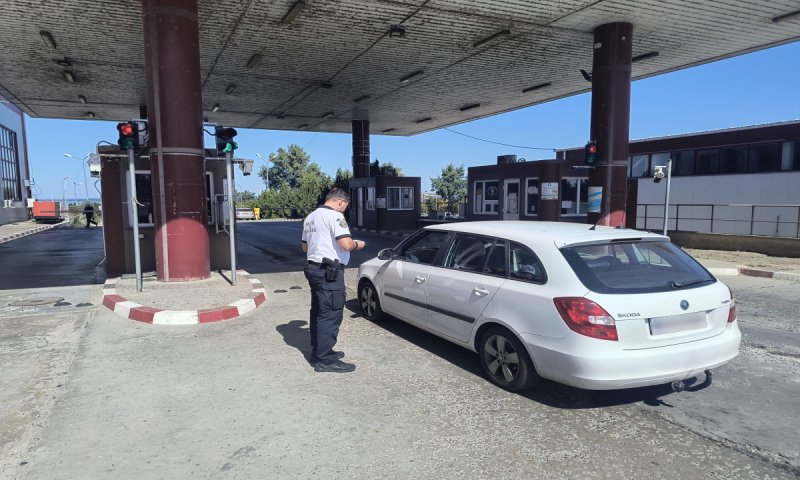 Permis românesc fals achiziționat din Marea Britanie descoperit la Punctul de Trecere a Frontierei Stânca