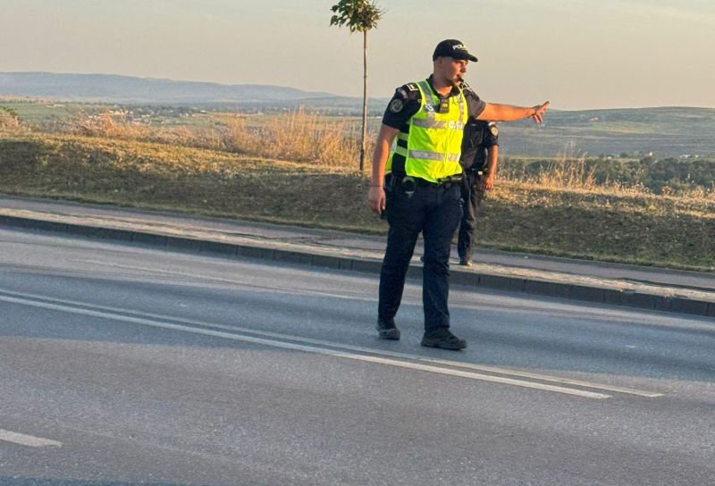 Depistat beat la volan după ce a fost oprit pentru că circula pe un drum cu accesul interzis