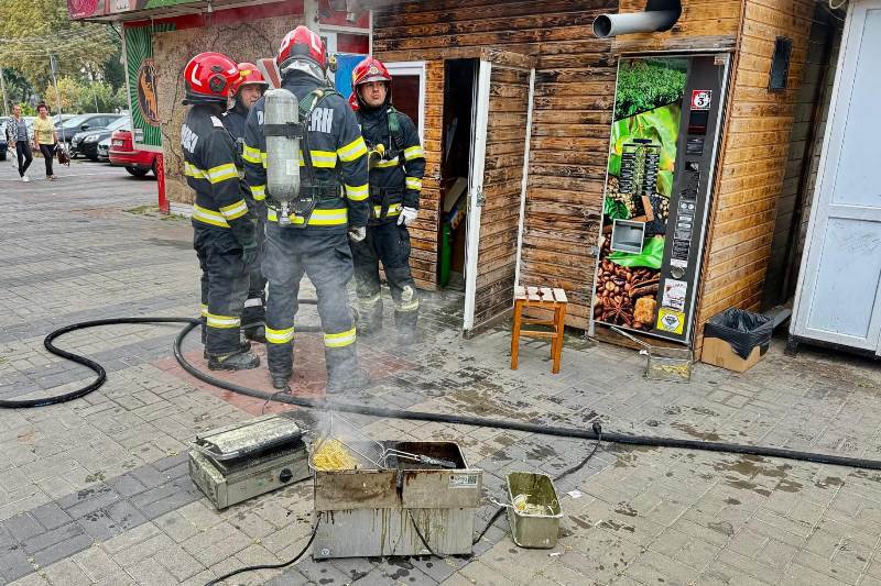 Incendiu la o shaormerie din Botoșani. O tânără de 19 ani a fost rănită - FOTO