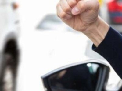 Patru persoane au fost reținute …
