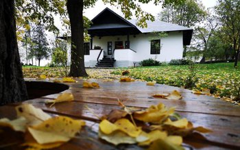 Stagiile și rezidențele „Ipotești” – …