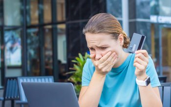 O nouă fraudă pe WhatsApp. …