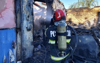 Acoperișul unei case a fost …