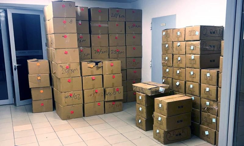 Tentativă de introducere pe piața neagră a parfumurilor contrafăcute dejucată la Racovăț